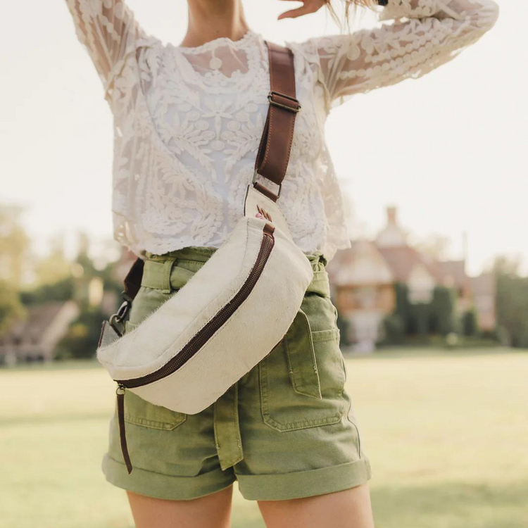 Pata Crossbody Fanny Pack in White Leather Cowhide