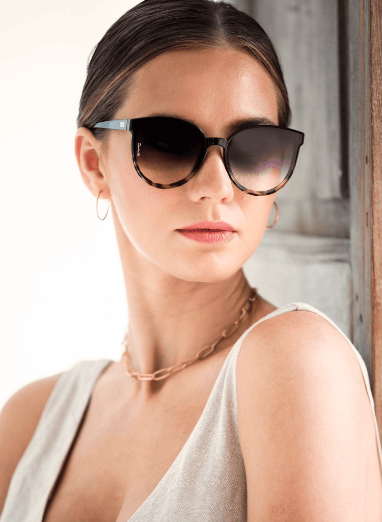 Otra Dali Thin Rounded Black to Tortoiseshell Sunglasses with Gradient Smoke Lens