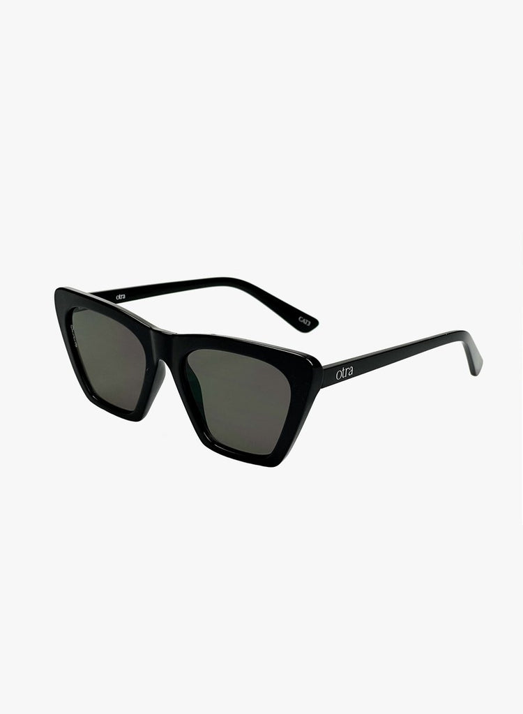 Otra Step Ahead Black - Modern Cat-eye Sunglasses